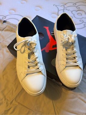 Men's White Leather Casual Sneakers - Brand Unspecified